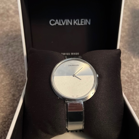 BRAND NEW Calvin Klein Swiss Made Silver Watch - Picture 1 of 7